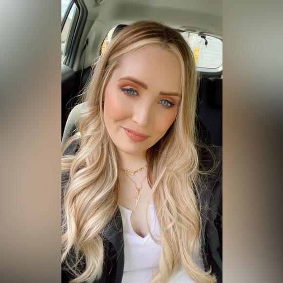 Meet your Posher, Kristy - Picture 2 of 2